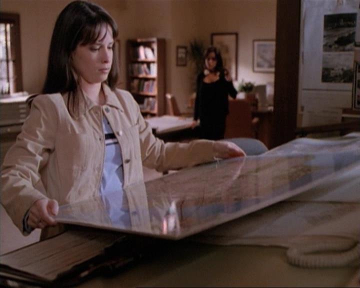 Charmed-Online-dot-net_115IsThereAWoogyInTheHouse1527.jpg