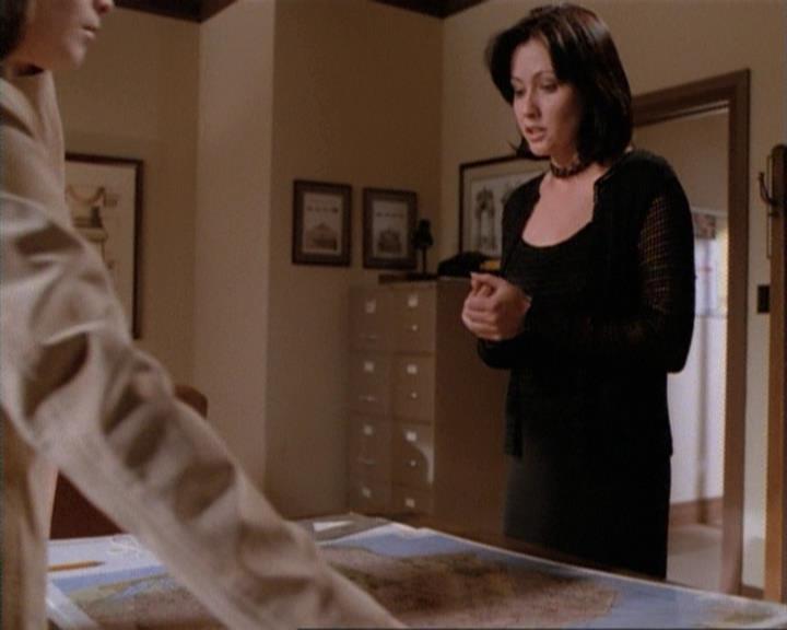 Charmed-Online-dot-net_115IsThereAWoogyInTheHouse1534.jpg Charmed-Online-dot-net_115IsThereAWoogyInTheHouse1534.jpg