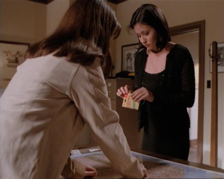 Charmed-Online-dot-net_115IsThereAWoogyInTheHouse1541.jpg Charmed-Online-dot-net_115IsThereAWoogyInTheHouse1541.jpg