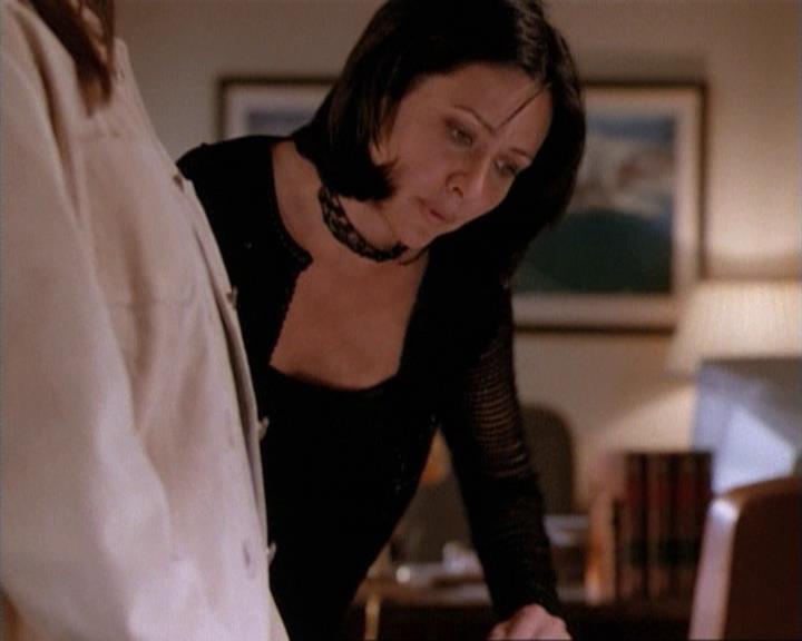 Charmed-Online-dot-net_115IsThereAWoogyInTheHouse1608.jpg Charmed-Online-dot-net_115IsThereAWoogyInTheHouse1608.jpg