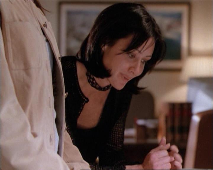 Charmed-Online-dot-net_115IsThereAWoogyInTheHouse1621.jpg