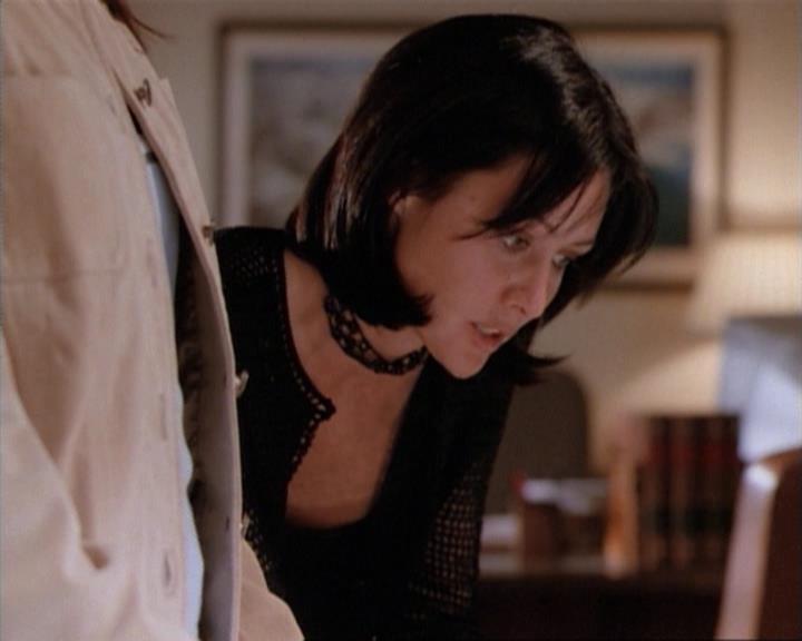 Charmed-Online-dot-net_115IsThereAWoogyInTheHouse1624.jpg Charmed-Online-dot-net_115IsThereAWoogyInTheHouse1624.jpg