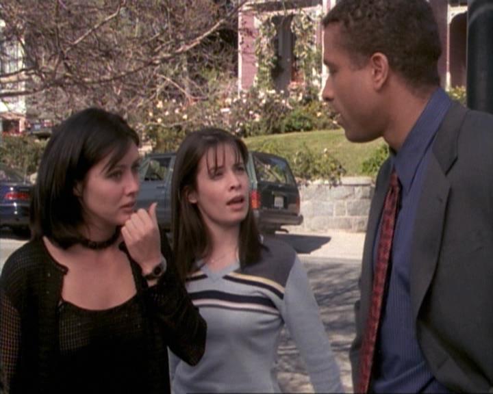 Charmed-Online-dot-net_115IsThereAWoogyInTheHouse1699.jpg