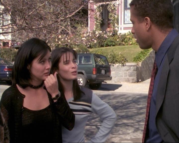 Charmed-Online-dot-net_115IsThereAWoogyInTheHouse1700.jpg