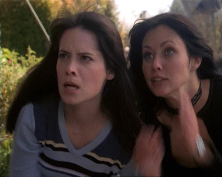 Charmed-Online-dot-net_115IsThereAWoogyInTheHouse1732.jpg