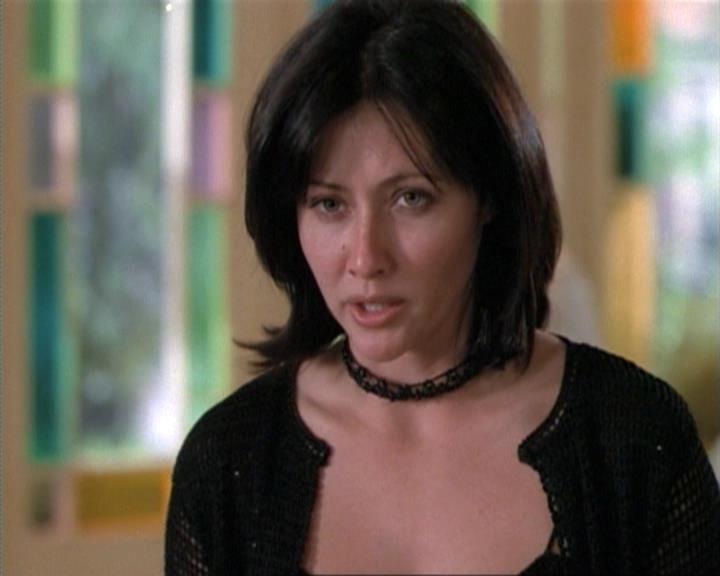 Charmed-Online-dot-net_115IsThereAWoogyInTheHouse1998.jpg Charmed-Online-dot-net_115IsThereAWoogyInTheHouse1998.jpg
