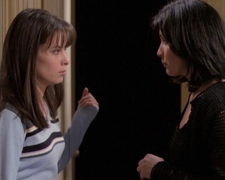 Charmed-Online-dot-net_115IsThereAWoogyInTheHouse2069.jpg Charmed-Online-dot-net_115IsThereAWoogyInTheHouse2069.jpg