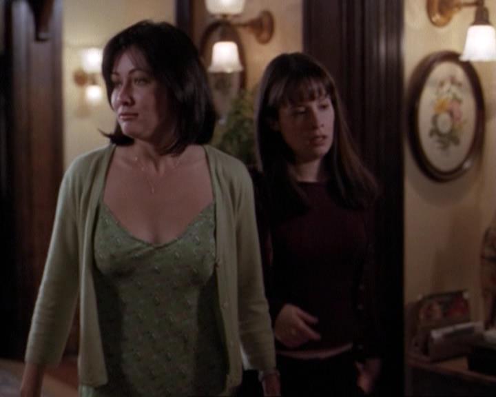 Charmed-Online-dot-net_116WichPrueIsItAnyway0105.jpg