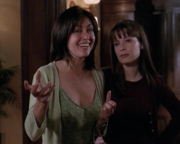 Charmed-Online-dot-net_116WichPrueIsItAnyway0142.jpg Charmed-Online-dot-net_116WichPrueIsItAnyway0142.jpg