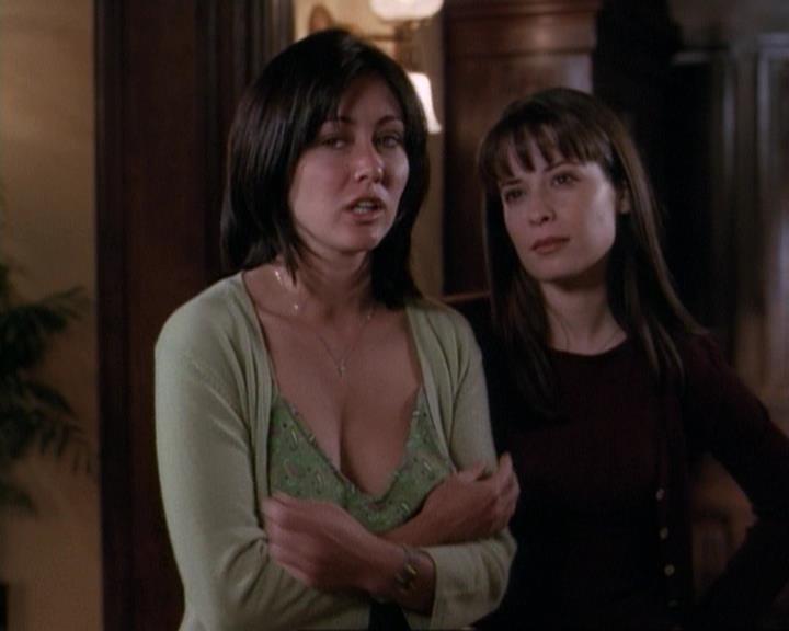 Charmed-Online-dot-net_116WichPrueIsItAnyway0143.jpg Charmed-Online-dot-net_116WichPrueIsItAnyway0143.jpg