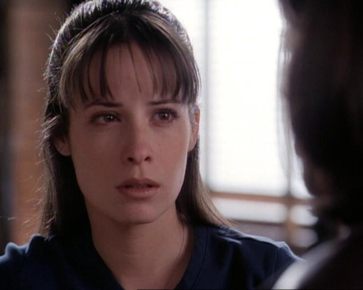 Charmed-Online-dot-net_116WichPrueIsItAnyway0560.jpg