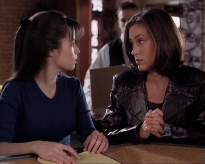 Charmed-Online-dot-net_116WichPrueIsItAnyway0562.jpg