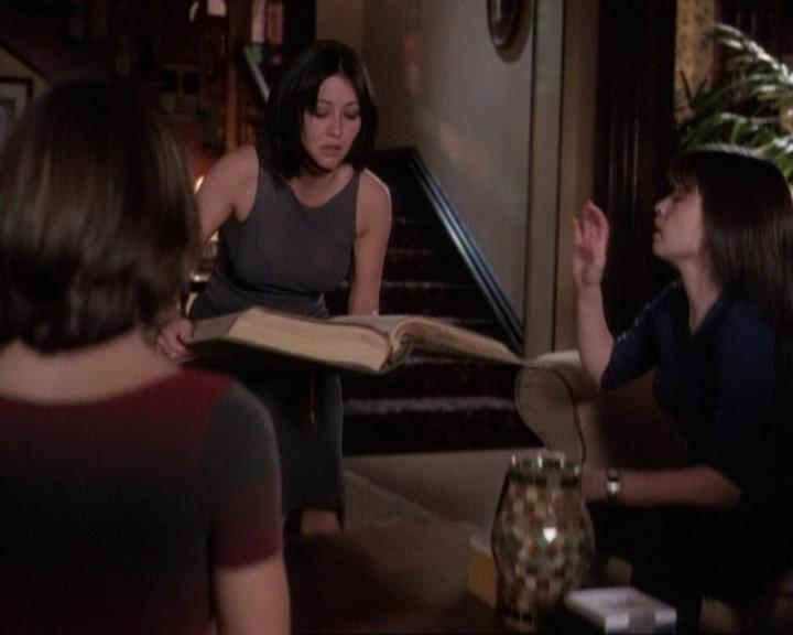 Charmed-Online-dot-net_116WichPrueIsItAnyway0818.jpg