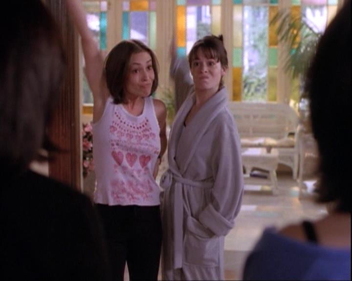 Charmed-Online-dot-net_116WichPrueIsItAnyway1158.jpg Charmed-Online-dot-net_116WichPrueIsItAnyway1158.jpg