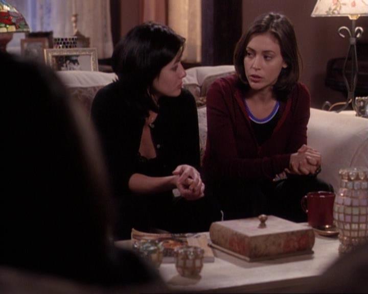Charmed-Online-dot-net_116WichPrueIsItAnyway2068.jpg Charmed-Online-dot-net_116WichPrueIsItAnyway2068.jpg