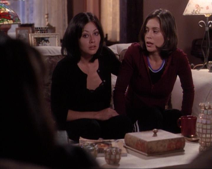 Charmed-Online-dot-net_116WichPrueIsItAnyway2106.jpg