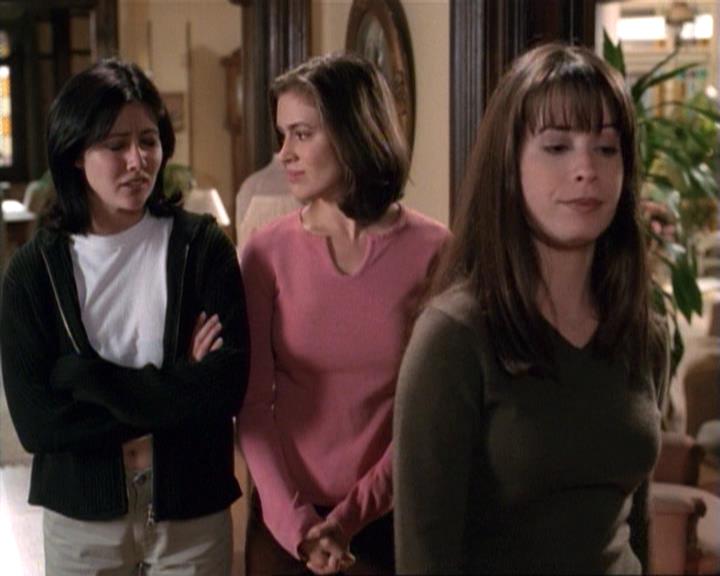 Charmed-Online-dot-net_117That70sEpisode0102.jpg
