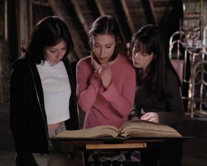Charmed-Online-dot-net_117That70sEpisode0201.jpg