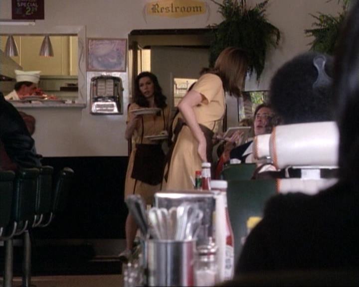 Charmed-Online-dot-net_117That70sEpisode0736.jpg Charmed-Online-dot-net_117That70sEpisode0736.jpg