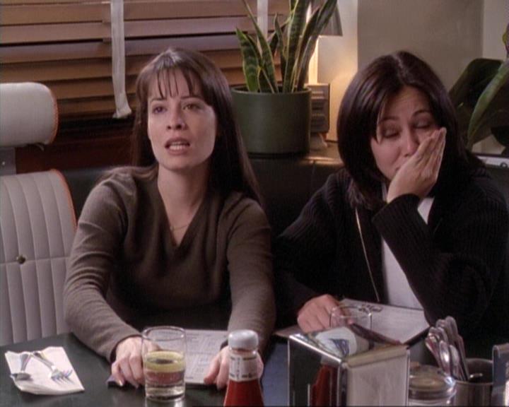 Charmed-Online-dot-net_117That70sEpisode0827.jpg