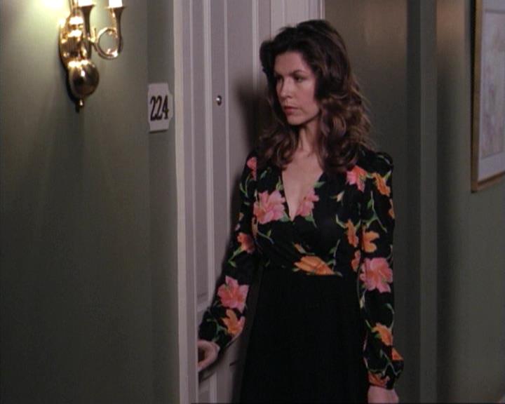 Charmed-Online-dot-net_117That70sEpisode1407.jpg Charmed-Online-dot-net_117That70sEpisode1407.jpg