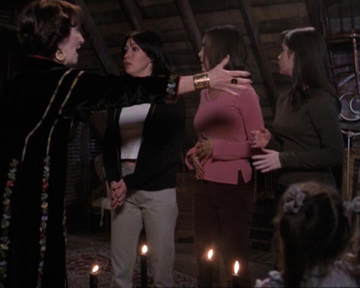 Charmed-Online-dot-net_117That70sEpisode2233.jpg Charmed-Online-dot-net_117That70sEpisode2233.jpg