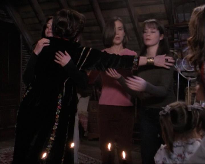 Charmed-Online-dot-net_117That70sEpisode2234.jpg Charmed-Online-dot-net_117That70sEpisode2234.jpg