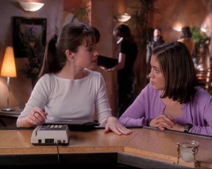 Charmed-Online-dot-net_118WhenBadWarlocksTurnGood0576.jpg Charmed-Online-dot-net_118WhenBadWarlocksTurnGood0576.jpg