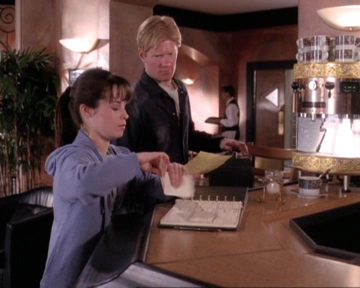 Charmed-Online-dot-net_118WhenBadWarlocksTurnGood1067.jpg Charmed-Online-dot-net_118WhenBadWarlocksTurnGood1067.jpg