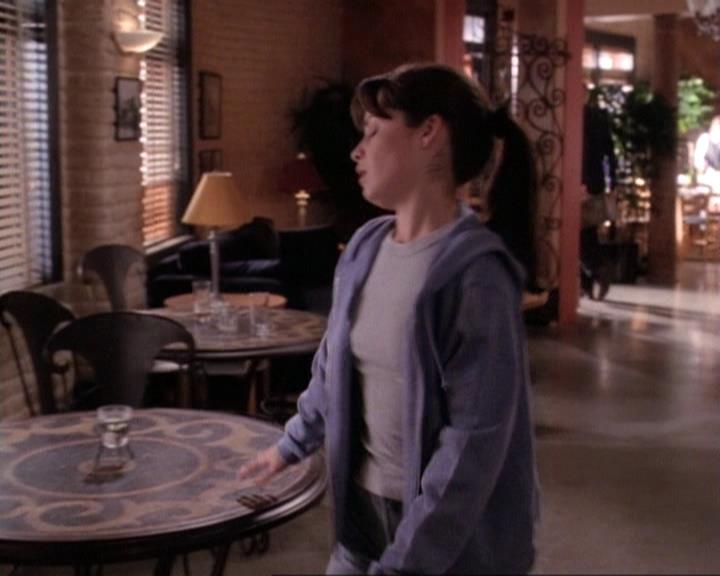 Charmed-Online-dot-net_118WhenBadWarlocksTurnGood1075.jpg Charmed-Online-dot-net_118WhenBadWarlocksTurnGood1075.jpg