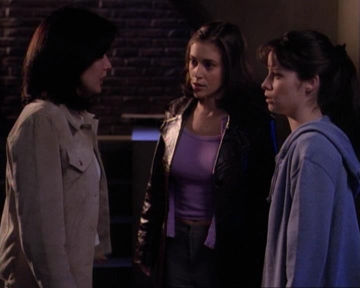 Charmed-Online-dot-net_118WhenBadWarlocksTurnGood1327.jpg