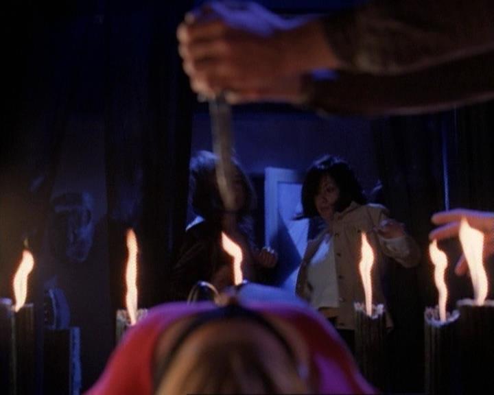 Charmed-Online-dot-net_118WhenBadWarlocksTurnGood1350.jpg Charmed-Online-dot-net_118WhenBadWarlocksTurnGood1350.jpg