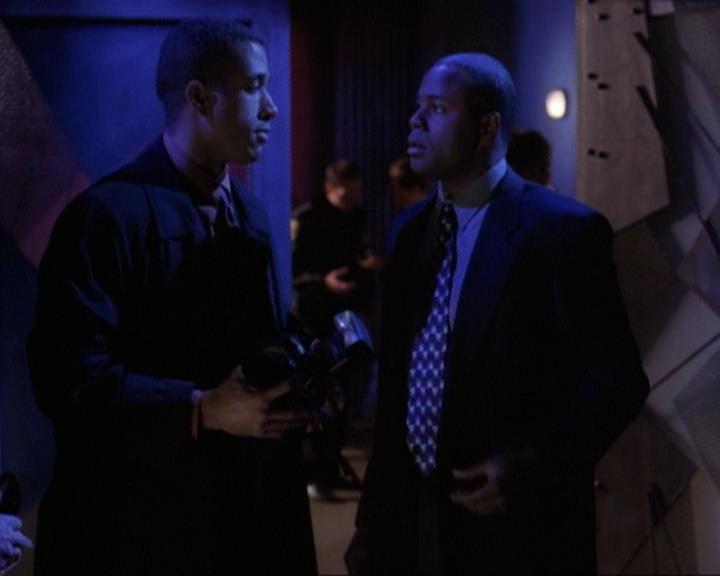 Charmed-Online-dot-net_118WhenBadWarlocksTurnGood1381.jpg Charmed-Online-dot-net_118WhenBadWarlocksTurnGood1381.jpg