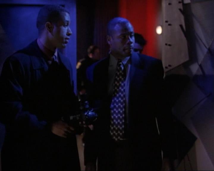 Charmed-Online-dot-net_118WhenBadWarlocksTurnGood1382.jpg Charmed-Online-dot-net_118WhenBadWarlocksTurnGood1382.jpg