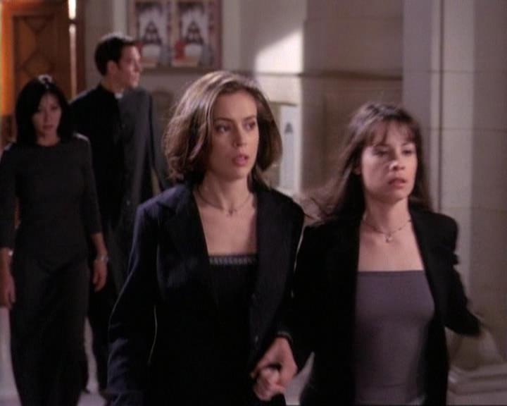 Charmed-Online-dot-net_118WhenBadWarlocksTurnGood2095.jpg Charmed-Online-dot-net_118WhenBadWarlocksTurnGood2095.jpg