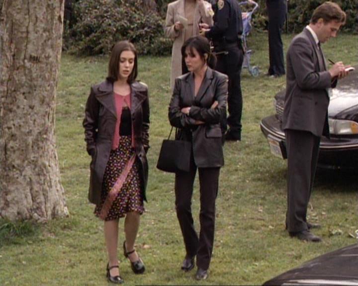 Charmed-Online-dot-net_119OutOfSight0251.jpg Charmed-Online-dot-net_119OutOfSight0251.jpg