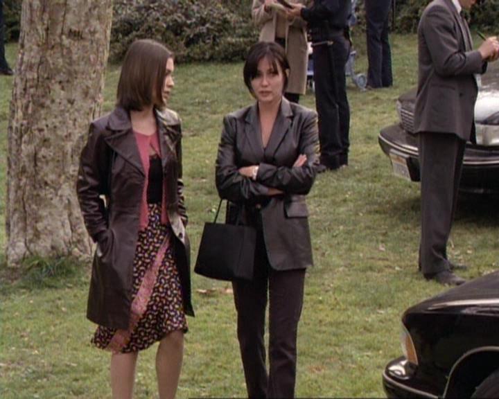 Charmed-Online-dot-net_119OutOfSight0256.jpg Charmed-Online-dot-net_119OutOfSight0256.jpg