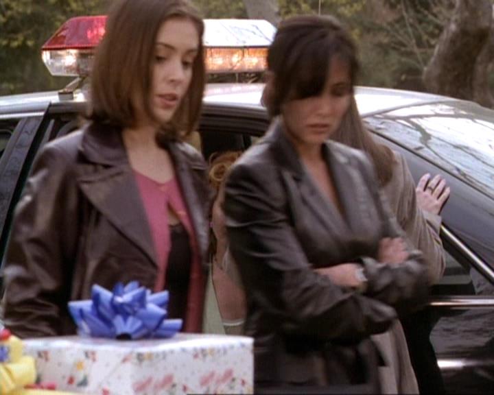 Charmed-Online-dot-net_119OutOfSight0265.jpg Charmed-Online-dot-net_119OutOfSight0265.jpg