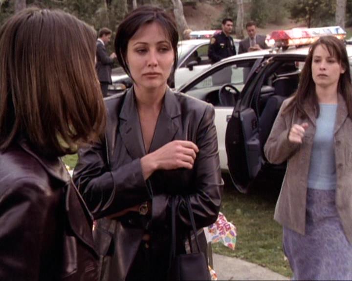 Charmed-Online-dot-net_119OutOfSight0290.jpg Charmed-Online-dot-net_119OutOfSight0290.jpg