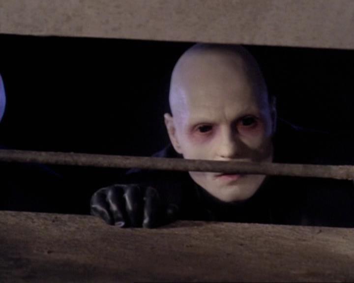 Charmed-Online-dot-net_119OutOfSight0743.jpg Charmed-Online-dot-net_119OutOfSight0743.jpg