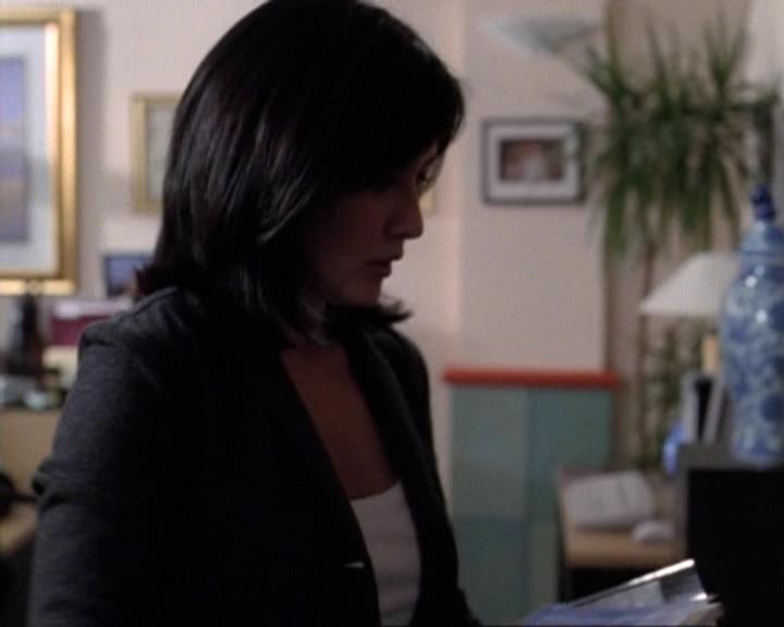 Charmed-Online-dot-net_119OutOfSight1385.jpg