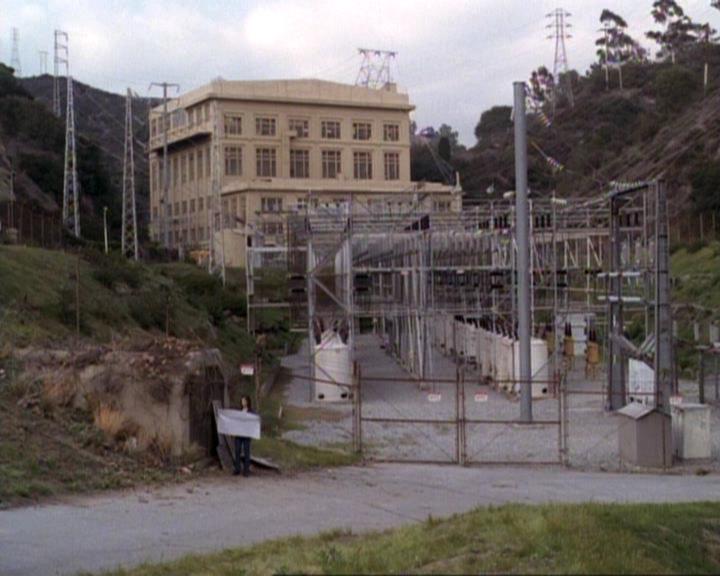 Charmed-Online-dot-net_119OutOfSight1453.jpg Charmed-Online-dot-net_119OutOfSight1453.jpg