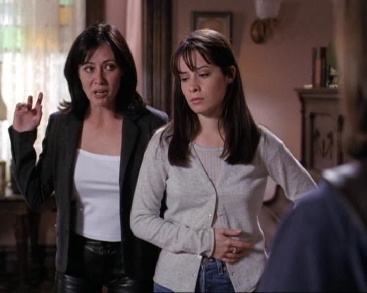 Charmed-Online-dot-net_119OutOfSight1614.jpg