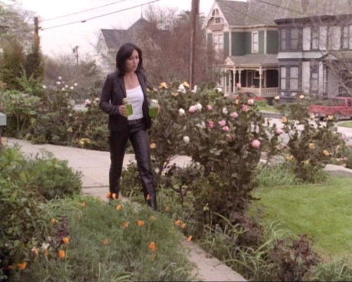 Charmed-Online-dot-net_119OutOfSight1875.jpg Charmed-Online-dot-net_119OutOfSight1875.jpg