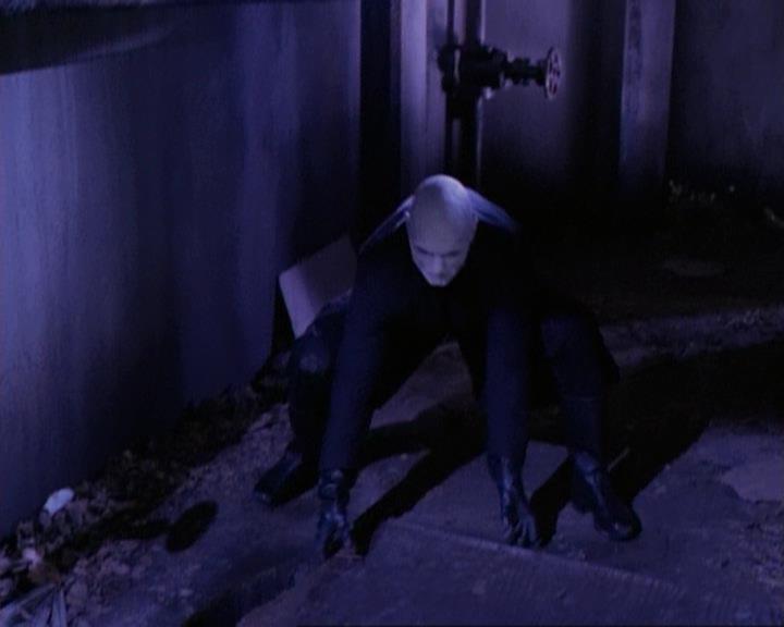 Charmed-Online-dot-net_119OutOfSight1950.jpg Charmed-Online-dot-net_119OutOfSight1950.jpg