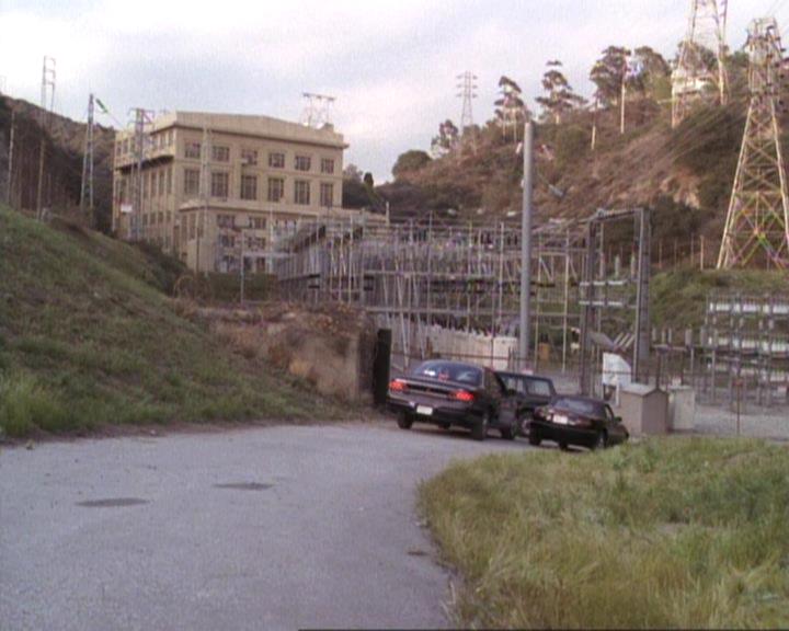 Charmed-Online-dot-net_119OutOfSight1980.jpg Charmed-Online-dot-net_119OutOfSight1980.jpg