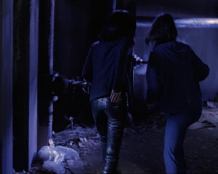 Charmed-Online-dot-net_119OutOfSight2123.jpg Charmed-Online-dot-net_119OutOfSight2123.jpg