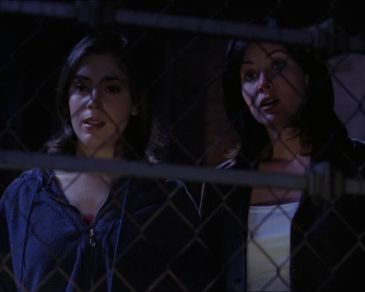 Charmed-Online-dot-net_119OutOfSight2218.jpg