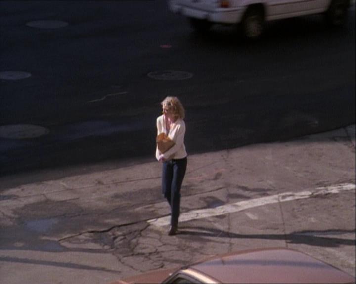 Charmed-Online-dot-net_121LoveHurts0010.jpg Charmed-Online-dot-net_121LoveHurts0010.jpg