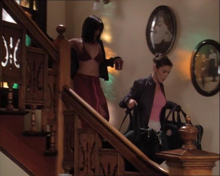 Charmed-Online-dot-net_121LoveHurts0139.jpg Charmed-Online-dot-net_121LoveHurts0139.jpg